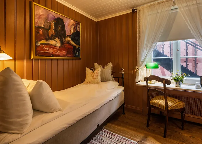 Ramme Fjordhotell - Unike 4* Hvitsten